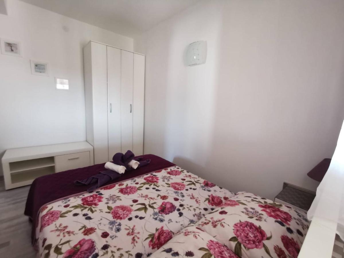 Apartmani Tajana Sukošan Dış mekan fotoğraf