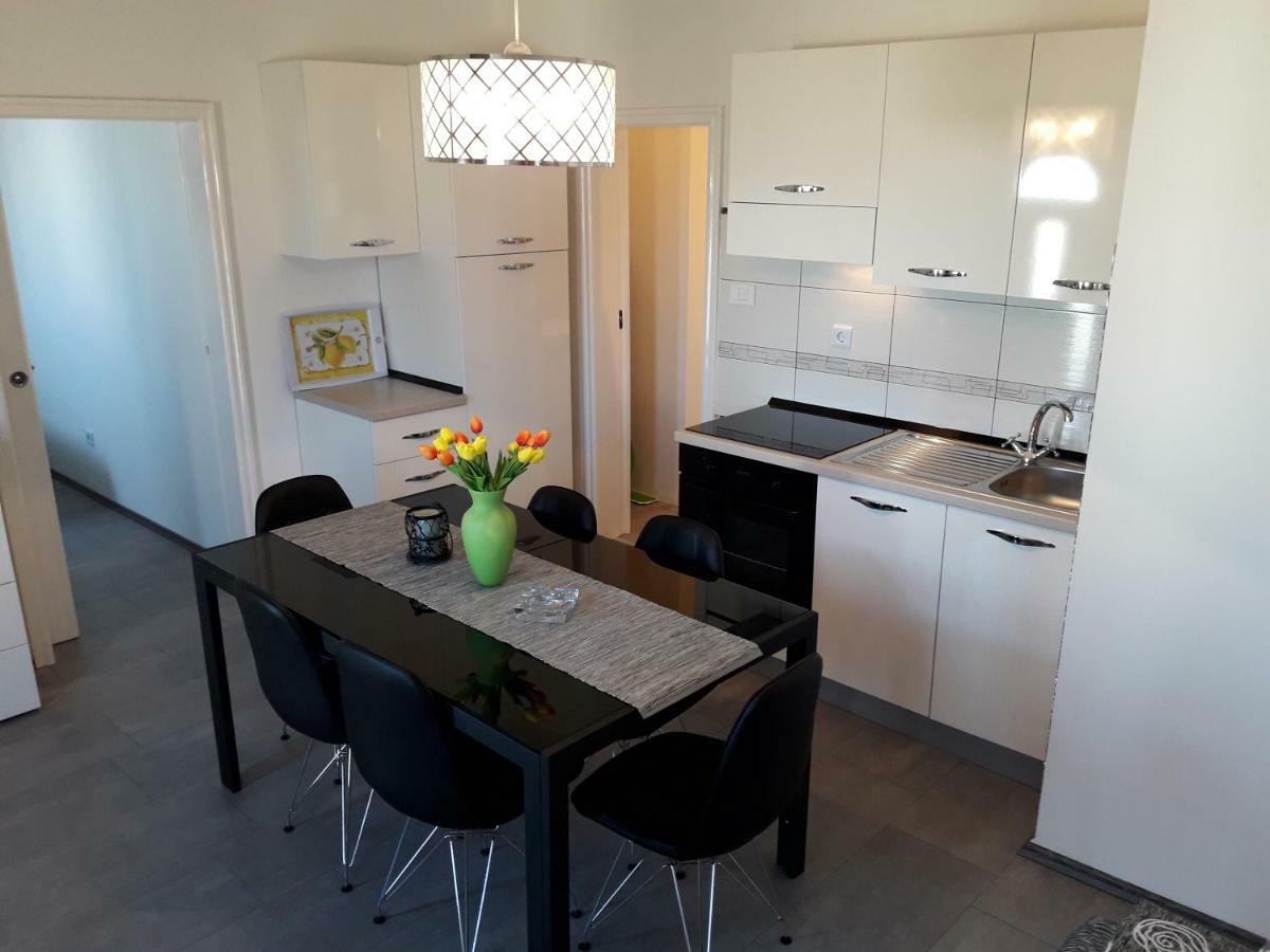 Apartmani Tajana Sukošan Dış mekan fotoğraf