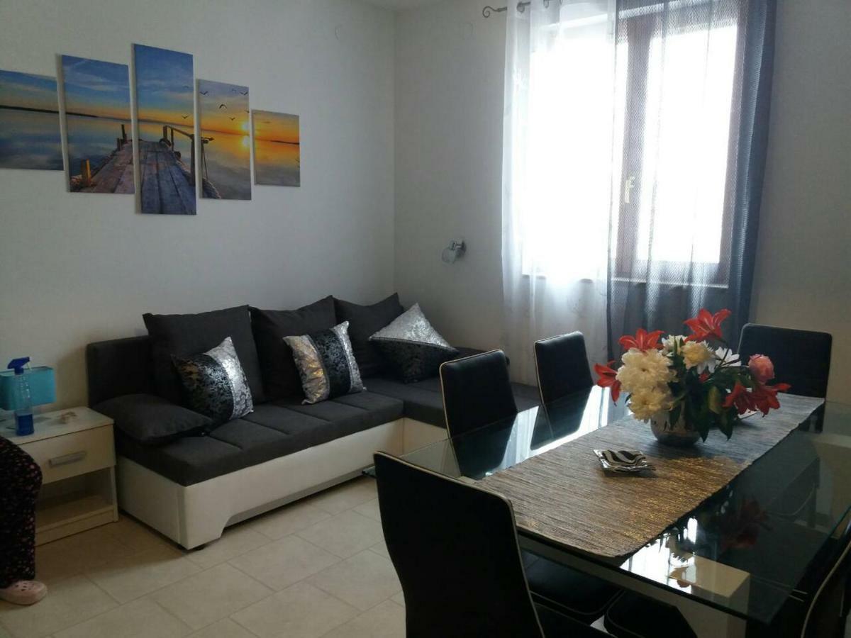 Apartmani Tajana Sukošan Dış mekan fotoğraf
